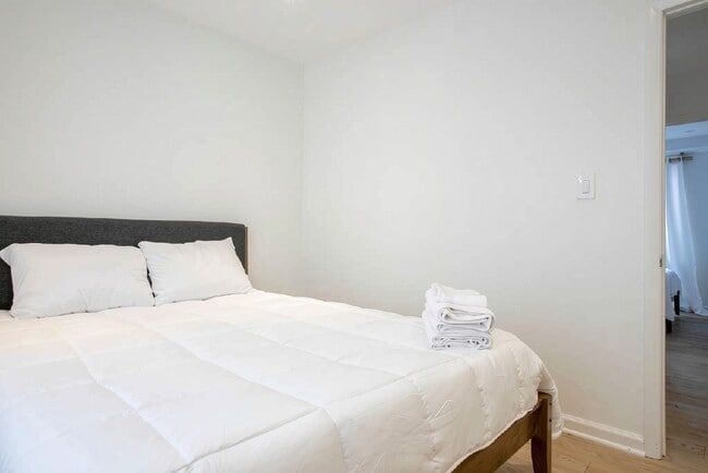 Photo - 1321 I St NE