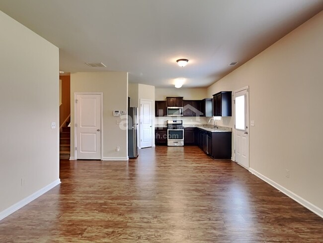 3518 Mica Cir SE