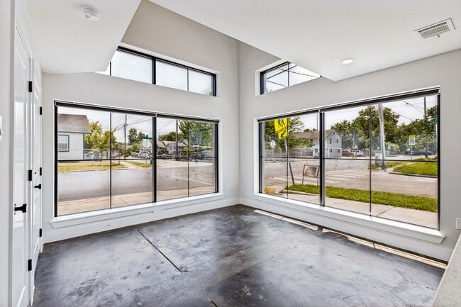Photo - 501 N 67th St