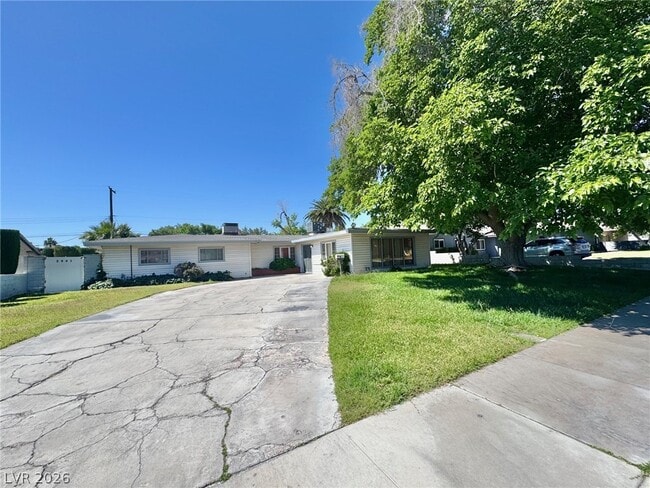 Building Photo - 2901 Burton Ave