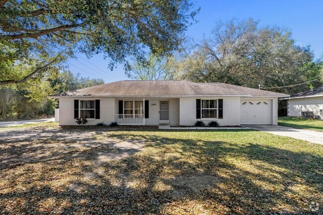 Building Photo - 2205 Bluegrass St Rental