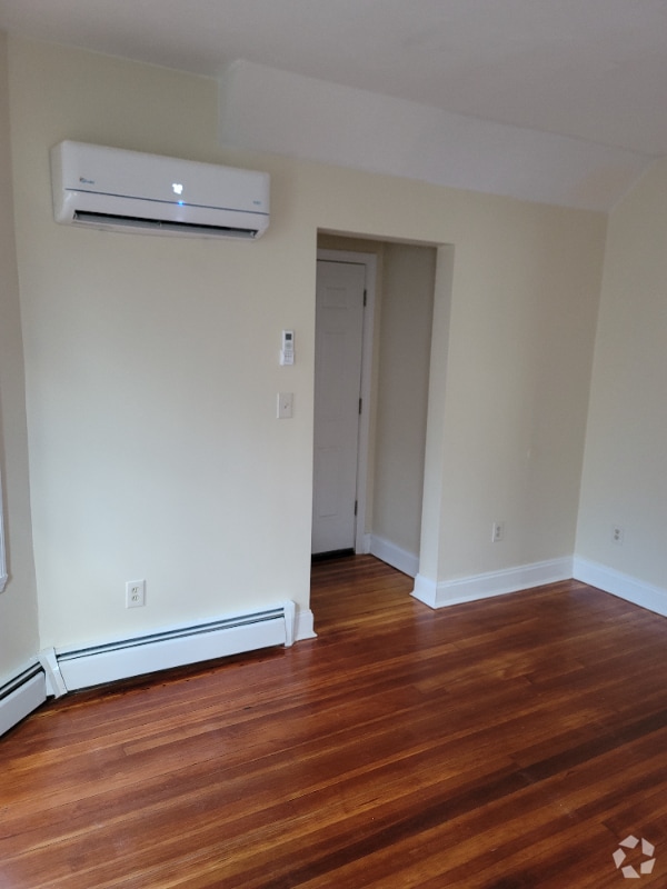 Building Photo - 56 Elizabeth St Rental