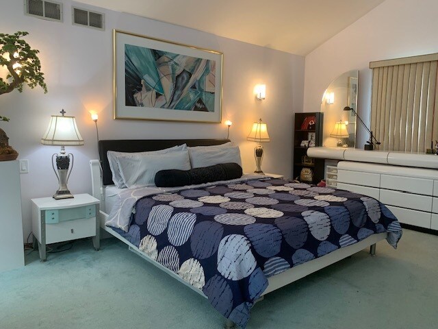 Master bedroom - 64 Sheridan Ave