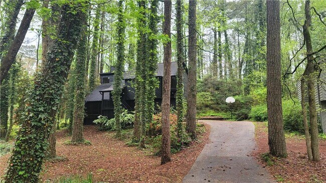 Photo - 4621 Kings Crossing Dr NE