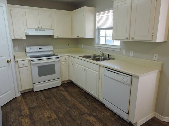 Photo - 265 Lindberg St