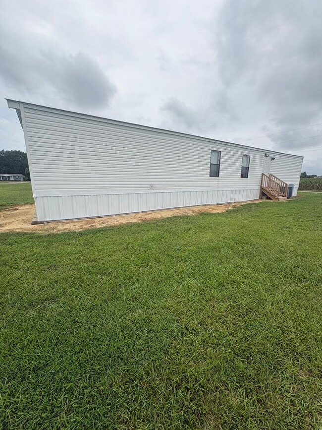 Building Photo - 2-Bedroom, 2-Bath Mobile Home