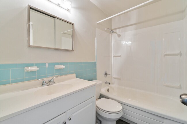 Photo - 721 Earlscourt Dr