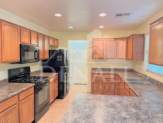 Photo - 2741 E Bart St