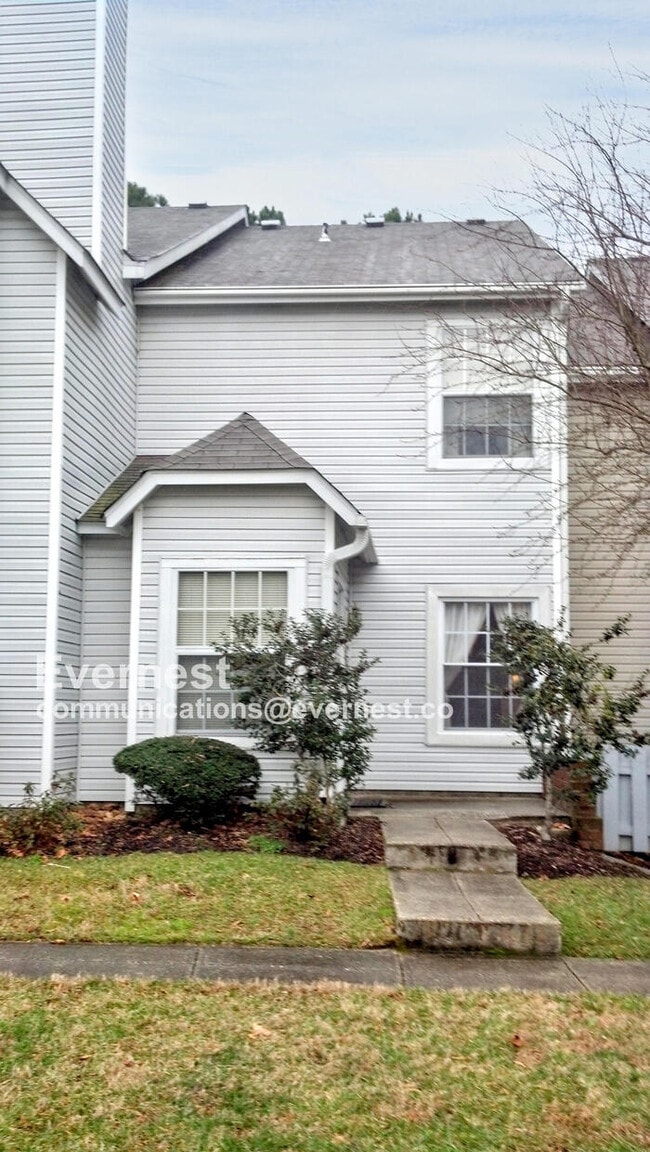 Building Photo - 105K Stratford Dr Rental