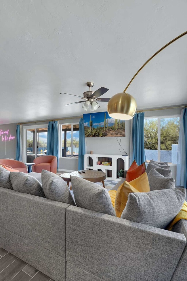 Photo - 6240 E River Rd Unidad ID1357350P