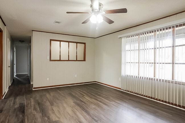 Photo - Beautiful 3 Bedroom Brick Ranch Home