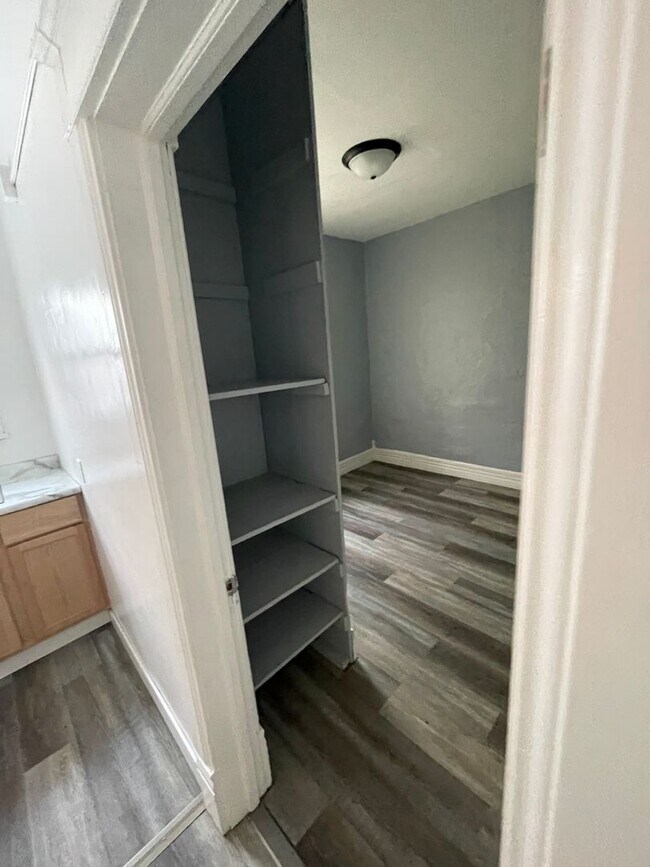 Photo - 810 Wells St Unit 6