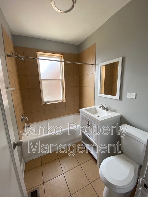 Photo - 1351 W 90th St Unidad 1