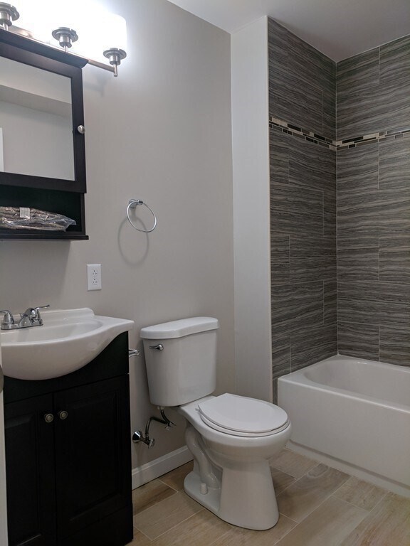 Photo - 80 Havre St Unit 2
