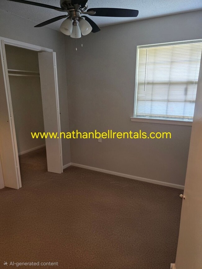 Photo - 1075 22nd St NE