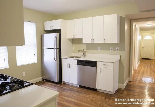 Photo - 4043 Washington St Unit 2