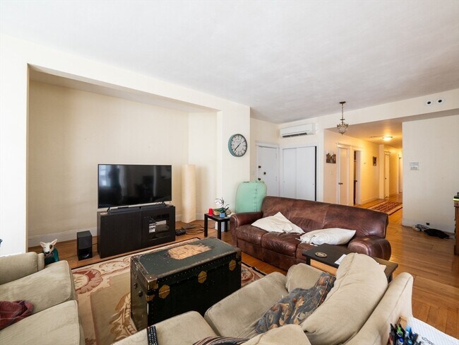 497 Boylston St Unit 1