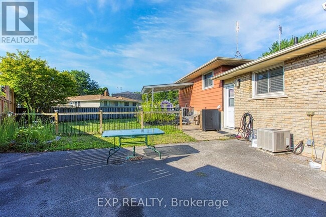 Photo - 4453 Meadowvale Dr