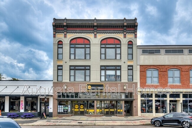 Building Photo - 1106 Broad St Rental