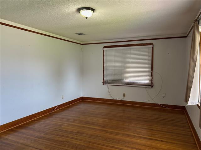 Photo - 3124 48th St