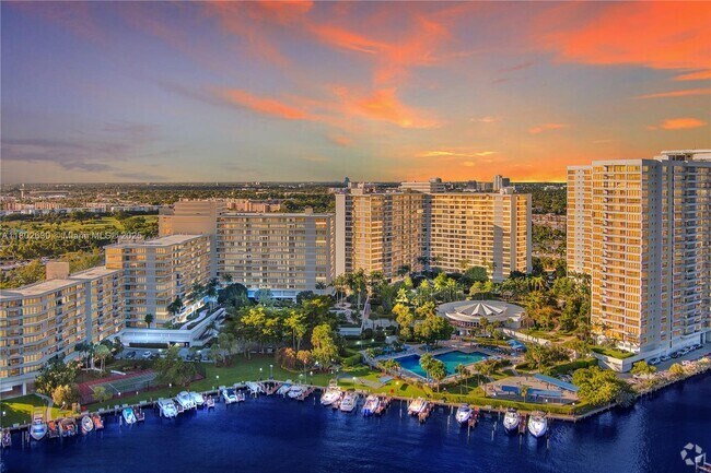 Building Photo - 2500 Parkview Dr Unit 1219 Rental
