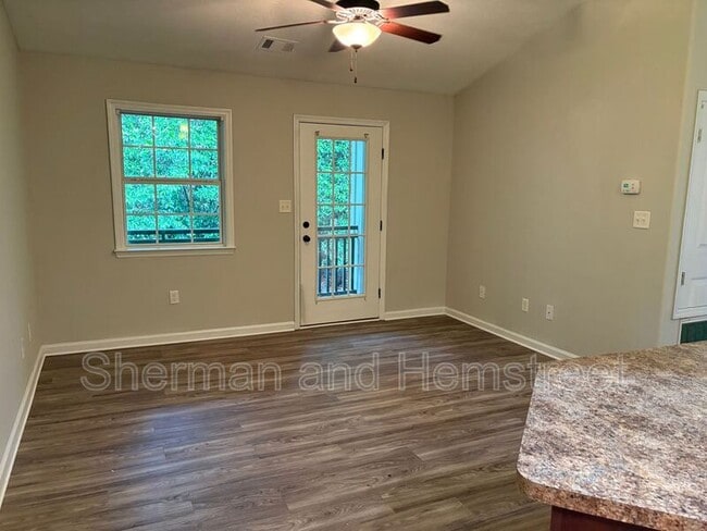 Photo - 3400 London Ct SW Unit 3400-203