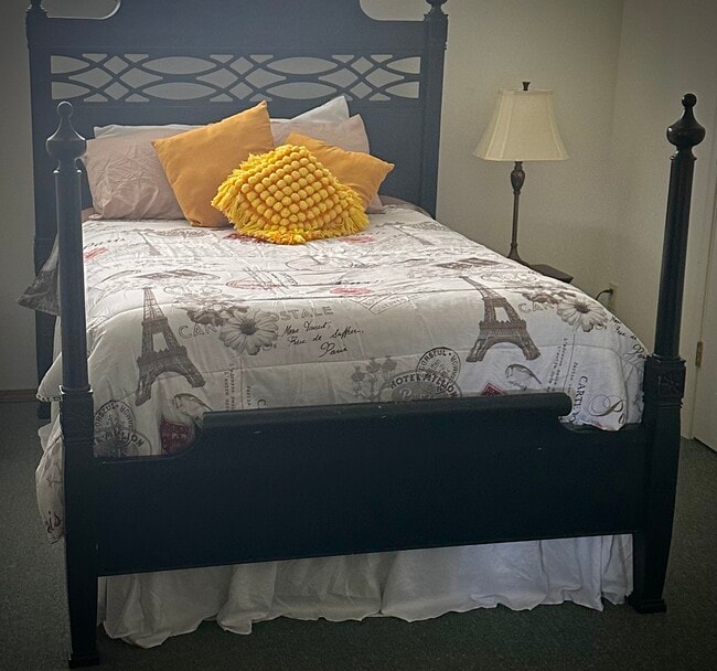 Photo - 3933 Burch Mountain Rd Unit Spacious living