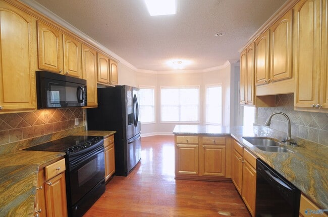 Photo - 5016 Liberty Park Cir SE