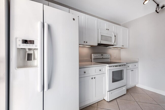 Photo - 185 Charter Way