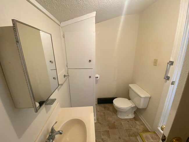 Photo - 3597 Mills Rd