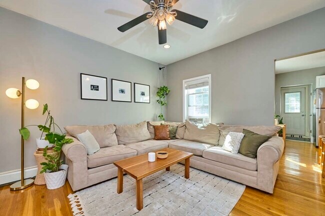 Photo - 603 E 5th St Apartment Unit 2