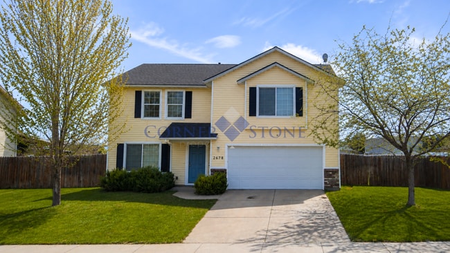 Building Photo - Large 4 Bedroom Home with Garden space, Basketball Court, Close to park!