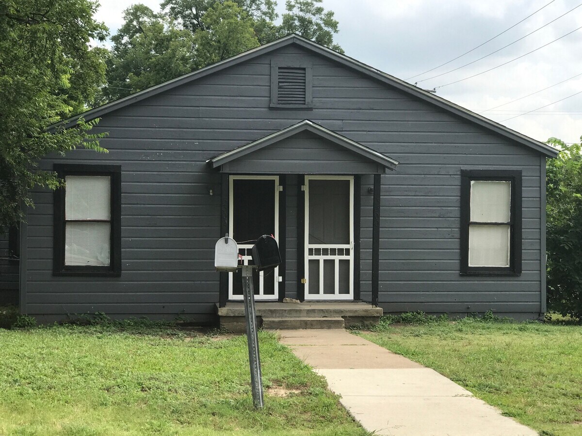 Photo - 3300 Hanger Ave Unidad 3302