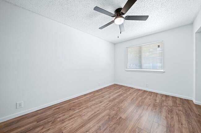 Photo - 9008 Galewood Dr Unidad 7-225