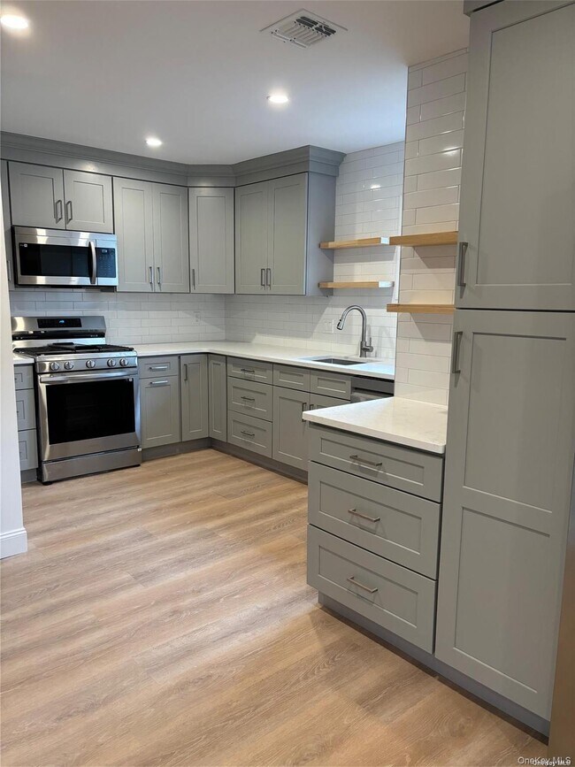 Photo - 1353 Old Northern Blvd