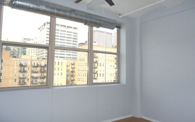 500 S Clinton St Unit 745