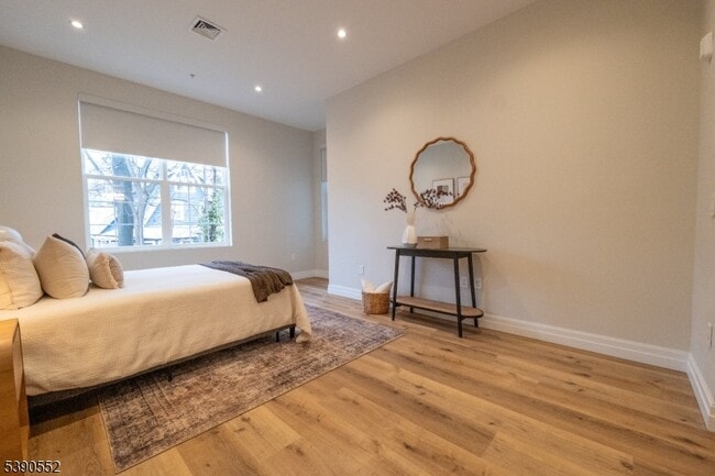 Photo - 1722 Springfield Ave Unit 406