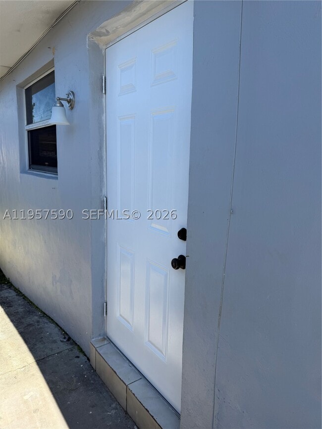 Building Photo - 2287 NW 33rd St Unit 0