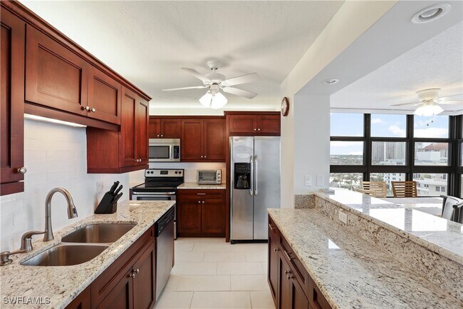 Photo - 260 Seaview Ct Unit 906