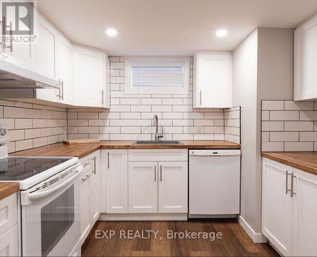 Photo - 393 E 16th St