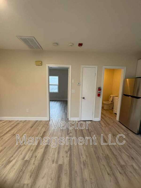 Photo - 2842 Dixwell Ave