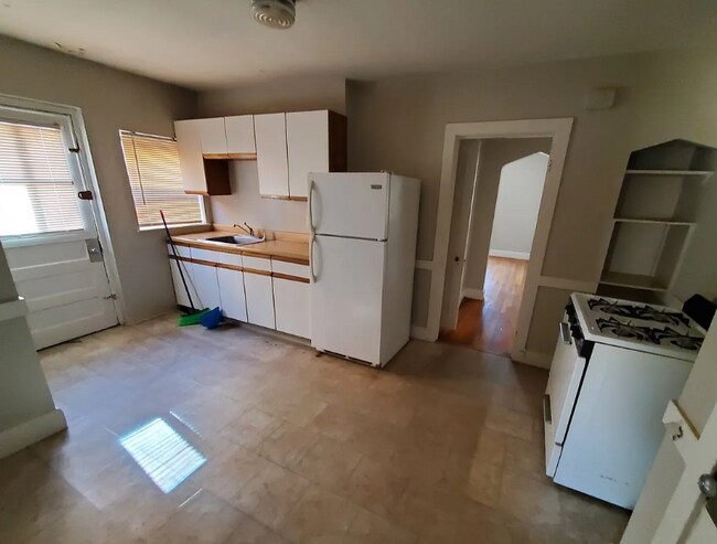 Photo - 20 Brock St Apartments Unit 2