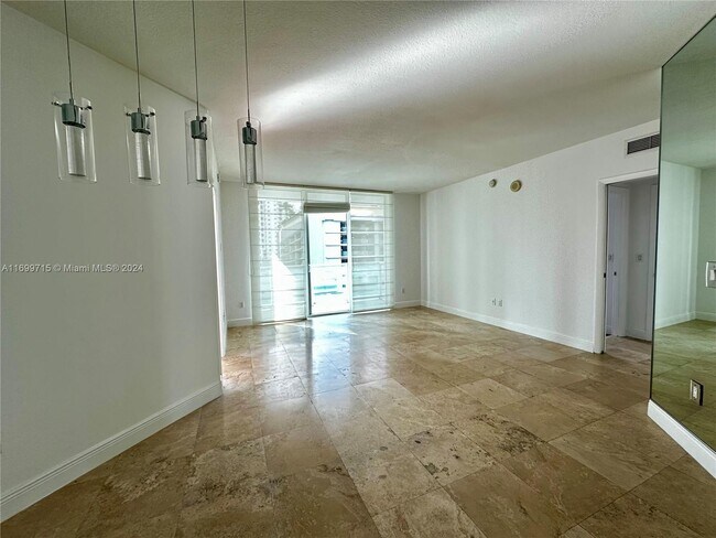 Photo - 186 SE 12th Ter