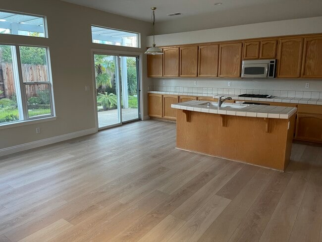 Photo - 5637 Darby Rd