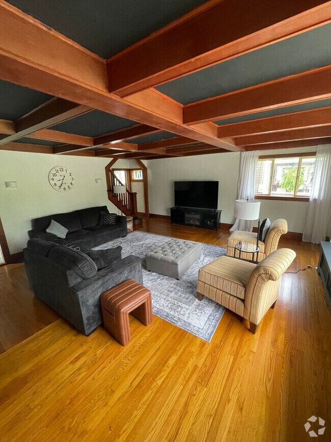 Rentals with a Dog Park near Victory Mills NY 26 Rentals