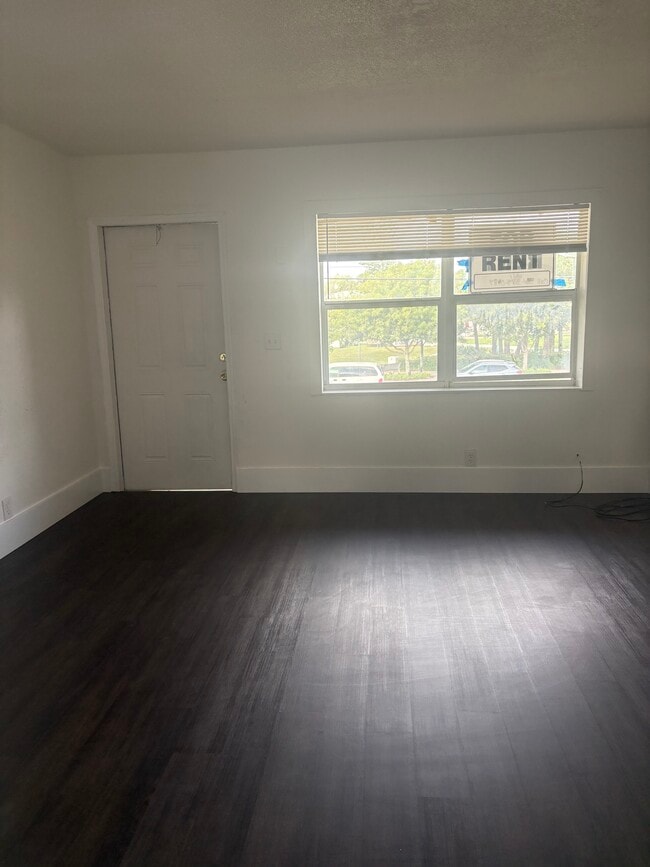 Photo - 535 7th St Unidad 4