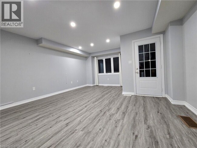 Photo - 404 Linden Dr