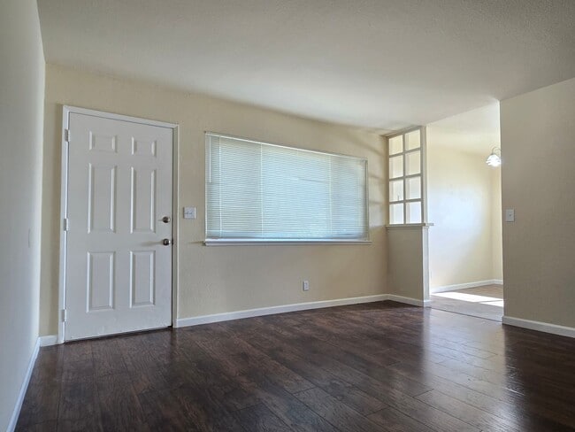 Photo - Williamsburg Unit 3