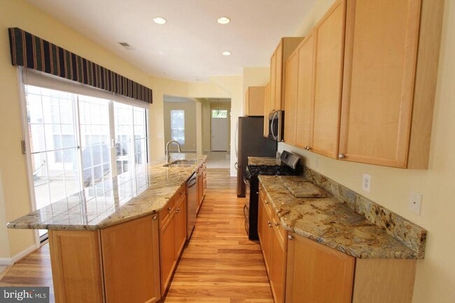 Photo - 13800 Custis Square