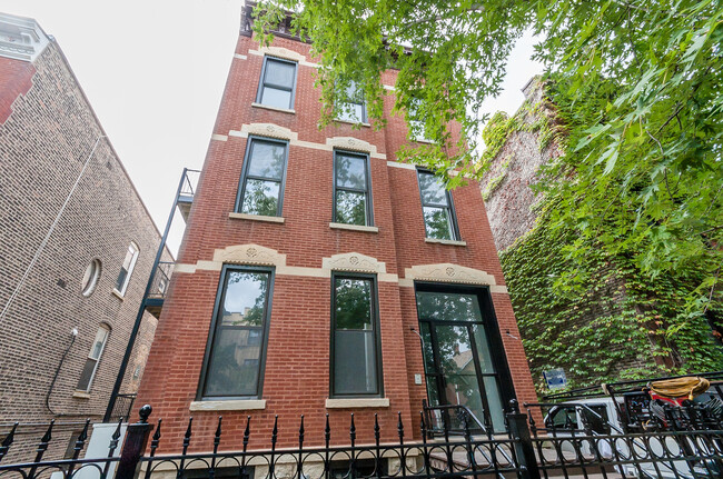 Photo - 2026 N Sheffield Ave Condo Unit 3R